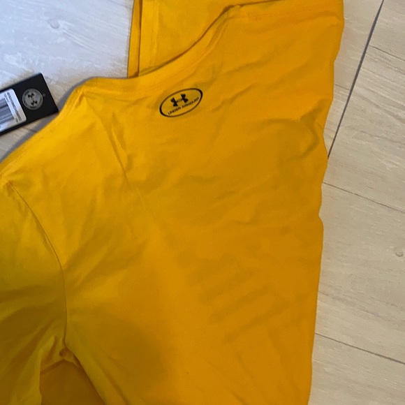 NWT Under Armour loose fit heat gear tee-shirt - Picture 5 of 5